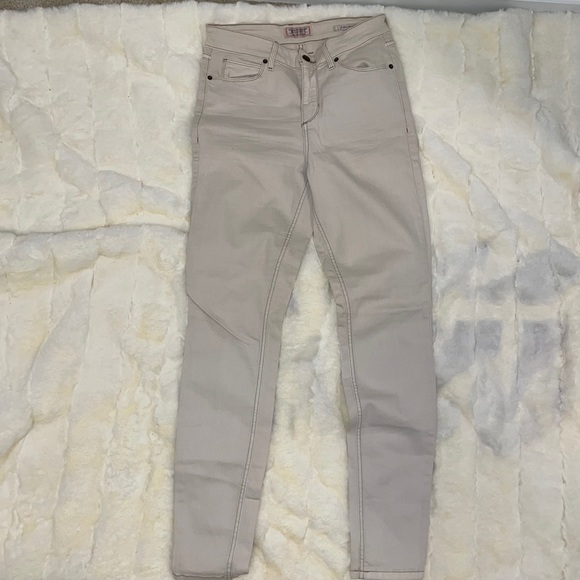 Guess Jeans. Classic 1981 Skinny - Picture 2 of 7